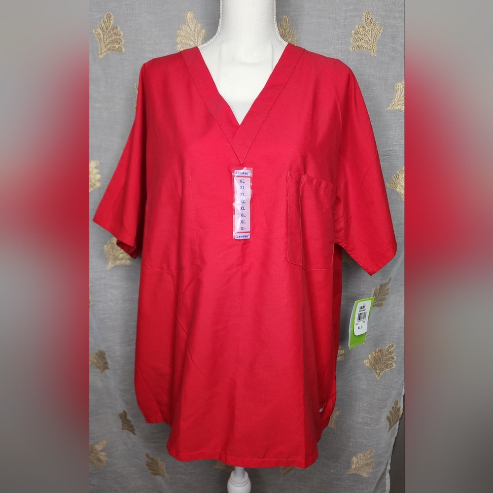 LANDAU Essential UNISEX Reversible Scrub Top. Red. Size: XL